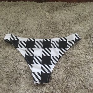 Houndstooth print bikini bottoms